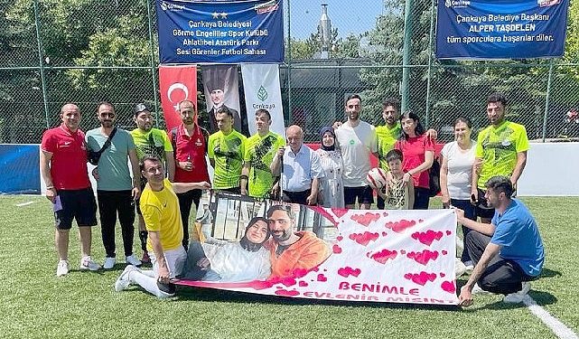 Yeşil alanda memnun son