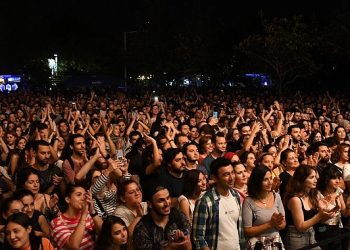 Yıldızlar altında sinema keyfi bu yaz da Kalamış’ta