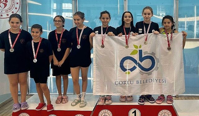 Yüzücülerimiz Kupayı Çorlu’ya Getirdi