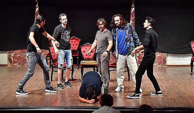 Yüzüncü yılında “Lozan” tiyatro sahnesinde