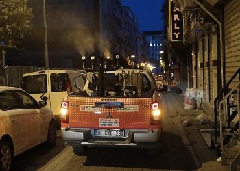 Zeytinburnu’nda Bir Gecede 6 Mahalle İlaçlanıyor