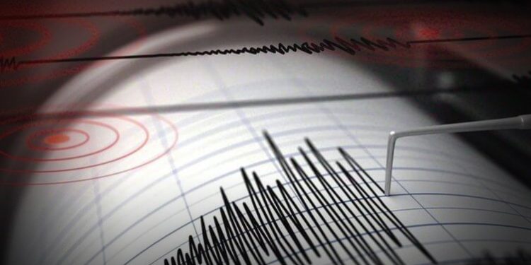Konya ve İzmir’de korkutan depremler