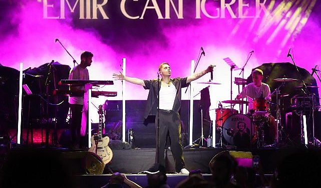 Aliağa’da Buyruk Can İğrek ve Zeynep Bastık Rüzgârı