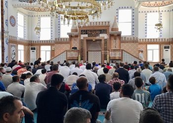 Alikahya’da cami cemaatinden Başkan’a teşekkür