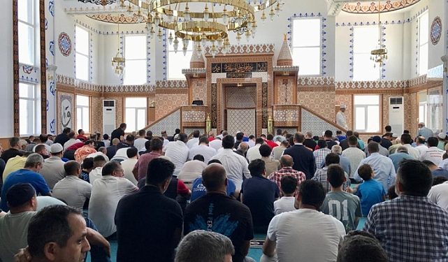 Alikahya’da cami cemaatinden Başkan’a teşekkür