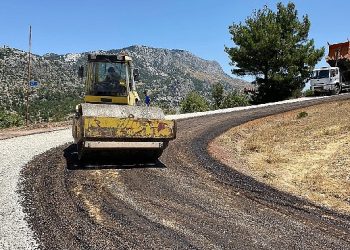 Antalya Büyükşehir kırsalda asfalt seferberliğini sürdürüyor