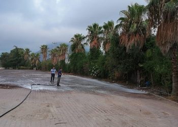 Antalya Büyükşehir takımları karavan park tahliyesini tamamladı