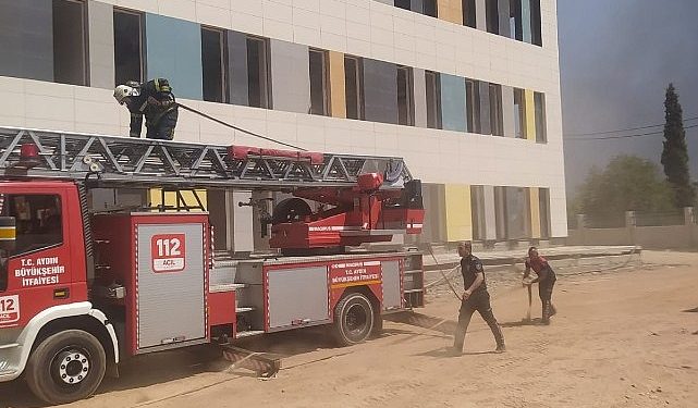 Aydın Büyükşehir Belediyesi İtfaiyesi İnşaatı Devam Eden Kent Hastanesi’nde Çıkan Yangını Söndürdü