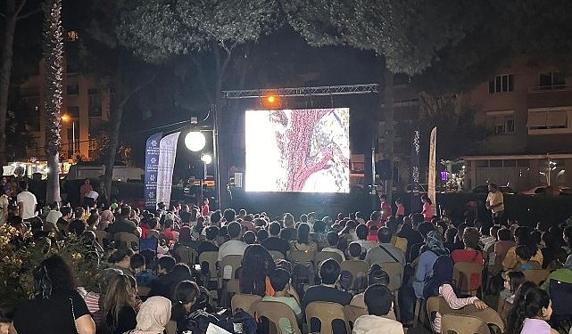 Aydın Büyükşehir Belediyesi’nden Nazilli’de Açı Hava Sineması