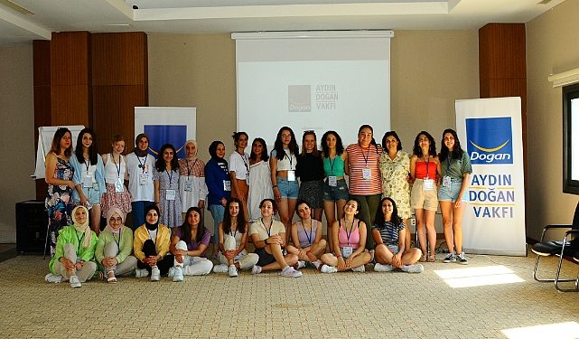 Aydın Doğan Vakfı, geleceğin önderlerini Kuşadası’ndaki yaz kampında ağırlıyor