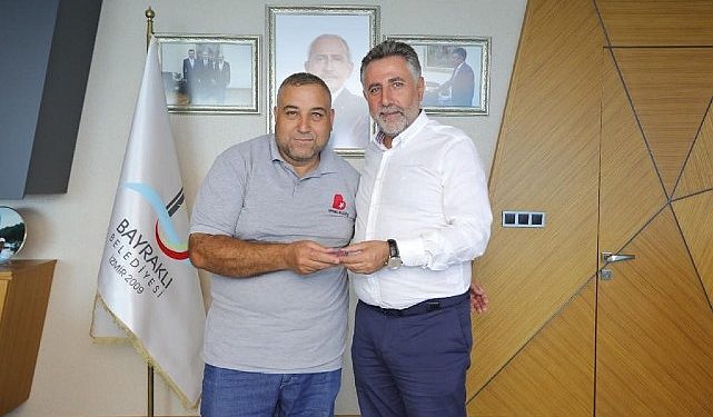 Belediye emekçisinden örnek davranış Sokakta bulduğu 15 bin lirayı sahibine teslim etti