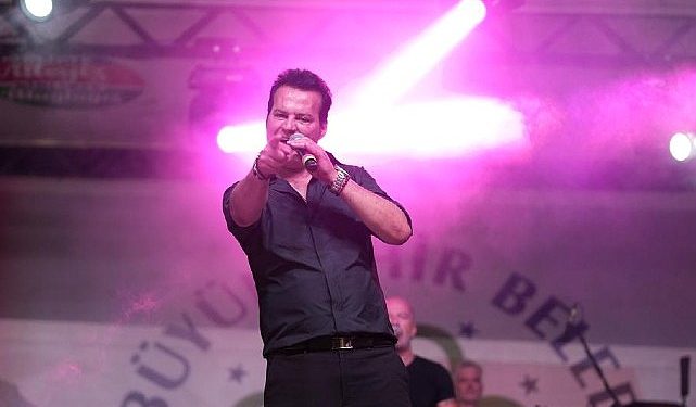 Boğaziçi Şenliği Hakan Peker’le Başladı