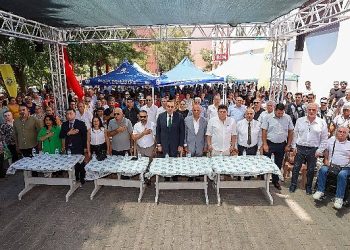 Buca’da aşure dualarla karıldı