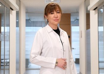 Çok bruksizm, dişlerin çatlamasına, kırılmasına hatta diş kaybına neden olabilir