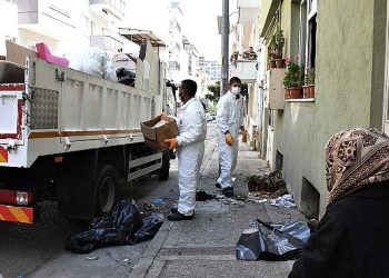 Çöp konuttan 2 kamyon eşya çıktı