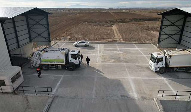 Çumra’da atık aktarma merkezi hizmet kalitesini artırdı