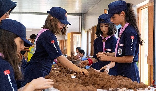 Depremzede İzcilerden 81 İle 81 Bin Tohum Topu