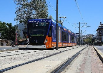 Doğu Garajı-Meydan ortasındaki tramvay sınırında tamirat çalışması