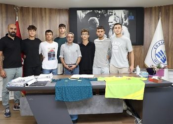 Edremitspor’a genç desteği