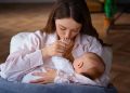 Emzirme hem anneyi hem de bebeği rahatlatır