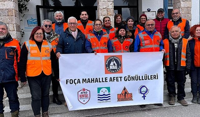 FOÇA ‘ nın mahalle afet gönüllüleri halkı sarsıntıya karşı hazırlıyor
