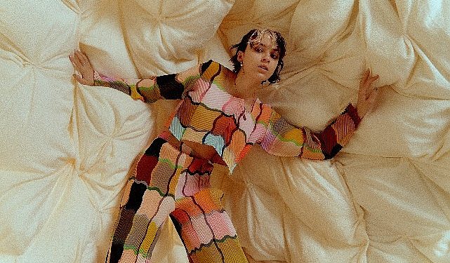 Fransız Müzik Sahnesinin Yükselen Yıldızı Pomme 13 Aralık’ta Güçlü PSM’de!