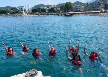 “Geleceğin denizcileri” yaz okulu eğitimlerini tamamladı