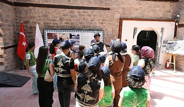 Genç KOMEK Öğrencileri Konya’nın Tarihi Şahsiyetlerini Yakından Tanıdı