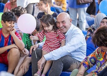 Haydi çocuklar başvurun, İzmir’i birlikte yönetelim