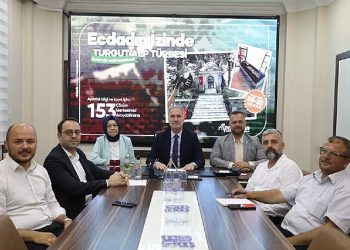 İnegöl Belediyesi Fiyatsız Turgut Alp Türbe Gezisi Düzenliyor