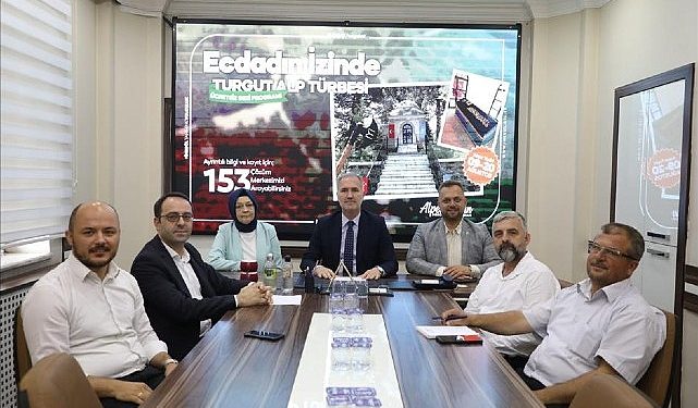 İnegöl Belediyesi Fiyatsız Turgut Alp Türbe Gezisi Düzenliyor