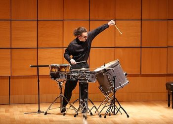 İş Sanat’ın 24. Dönem “Parlayan Yıldızlar” Müracaatları Devam Ediyor