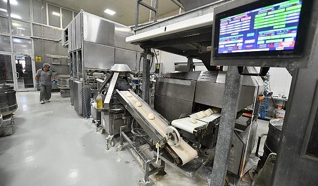 İzmir Büyükşehir Belediyesi ucuz ve sağlıklı ekmek üretiyor