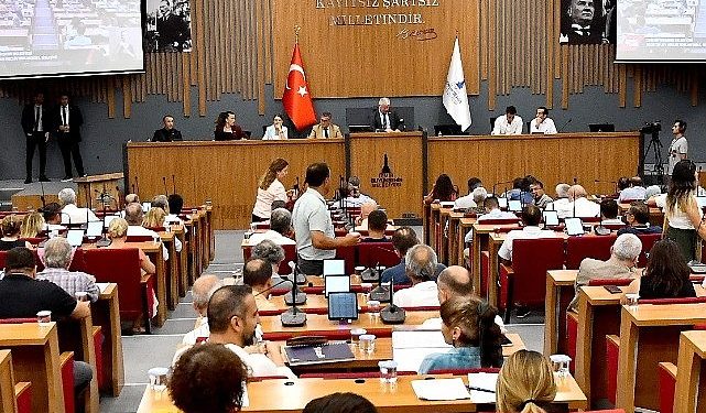 İzmir Büyükşehir Meclisi’nden Lider Soyer’e yetki