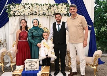 Kartepe Belediye Lideri Av.M.Mustafa Kocaman, hemşehrilerinin en memnun günlerinde yanlarında olmaya devam ediyor.