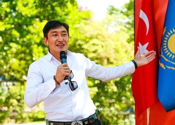 Kazak Ulusal Şairi Abay Kunanbayev Doğumunun 178’inci Yılında Anıldı