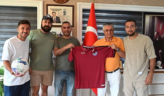 Kemer Belediyesi’nden ilçenin futbol kadrolarına materyal takviyesi