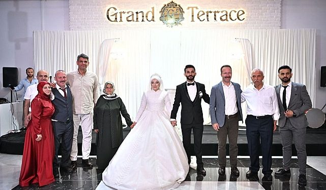 Kocaman mutluluklara diledi