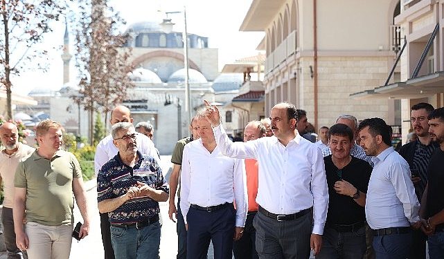 Lider Altay Türbeönü Çarşılarında Esnafla Buluştu