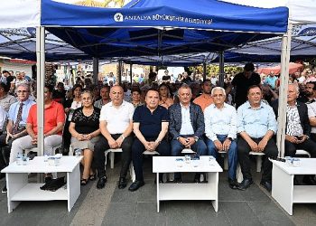 Lider Böcek Alevi Bileşenleri’nin Aşure aktifliğine katıldı