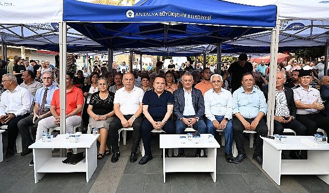 Lider Böcek Alevi Bileşenleri’nin Aşure aktifliğine katıldı