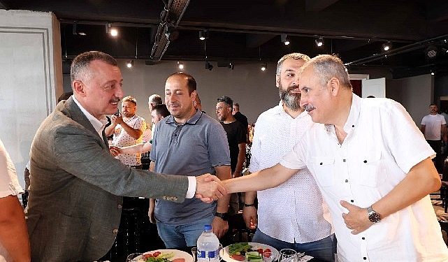 Lider Büyükakın, Başiskele esnafıyla buluştu