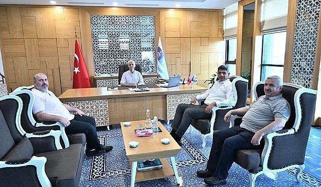 Lider Kocaman’dan Kartepeli Hacılara Ziyaret