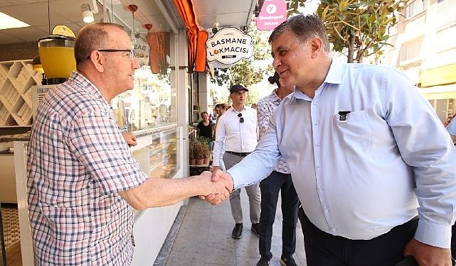 Lider Tugay, daha sağlıklı bir kentyaşamı için Karşıyaka’yı adım adım geziyor