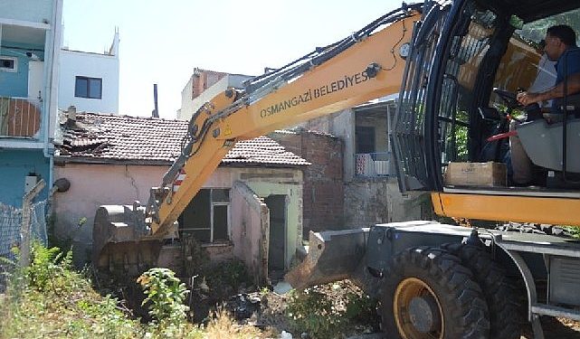 Metruklar yıkılıyor vatandaşın yüzü gülüyor