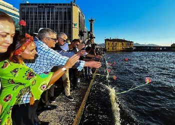 Nazi katliamında hayatını kaybeden Romanlar İzmir’de anıldı