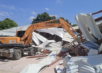 Nilüfer’de 4 kaçak yapı daha yıkıldı