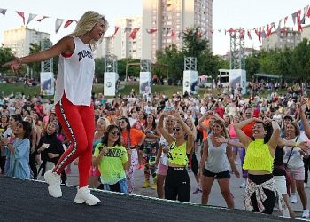 Ömür Vadisi’nde Zumba şenliği