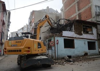 Osmangazi’de metruk bina paklığı