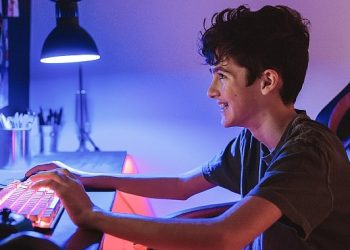 Oyun oynarken dolandırıcıların tuzağına düşmeyin